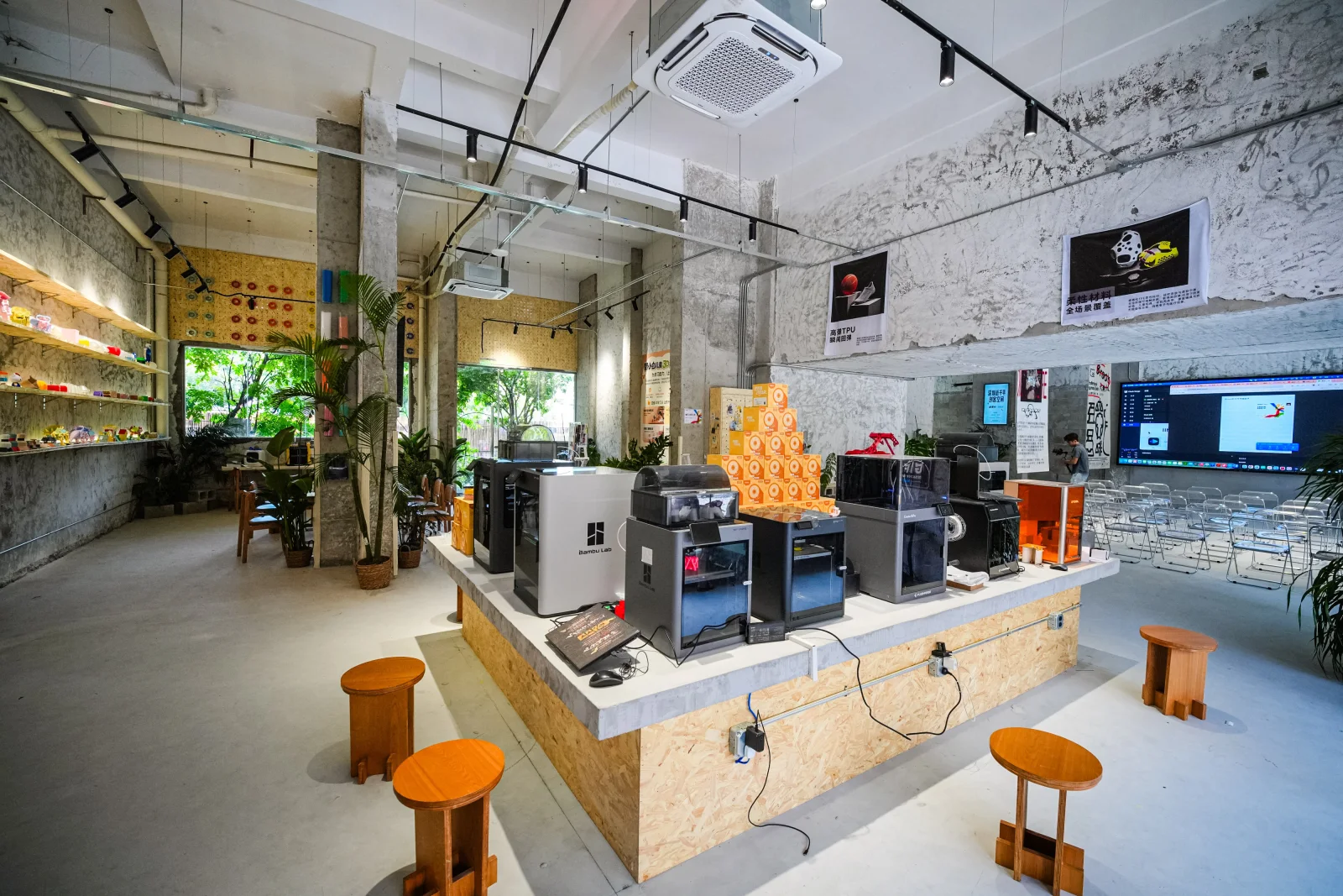 Sundots makerspace with printing, materials, workshop and sharing areas